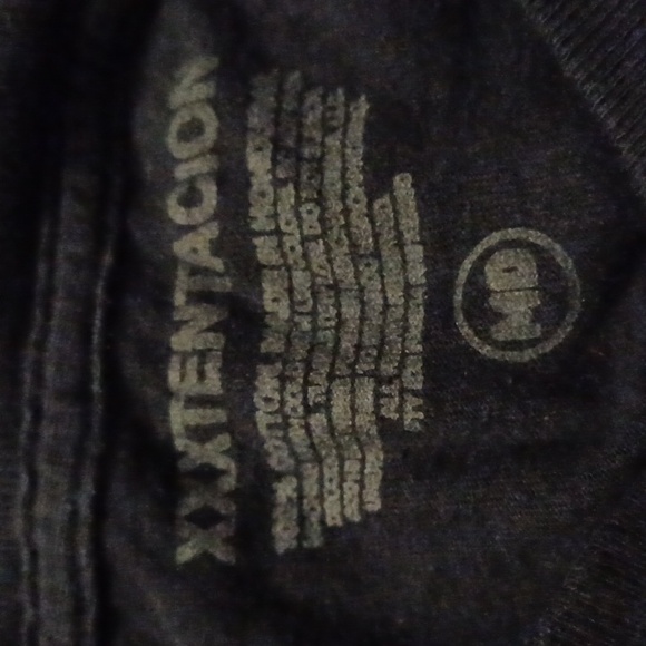 4/$40 Black Long Sleeve Graphic Tee - Size Medium - Picture 6 of 6